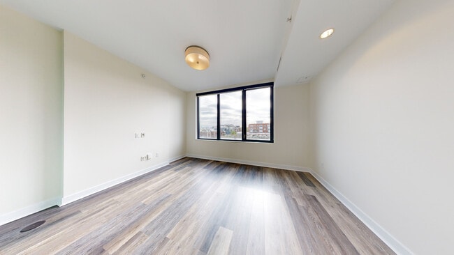 Interior Photo - Capitol View on 14th