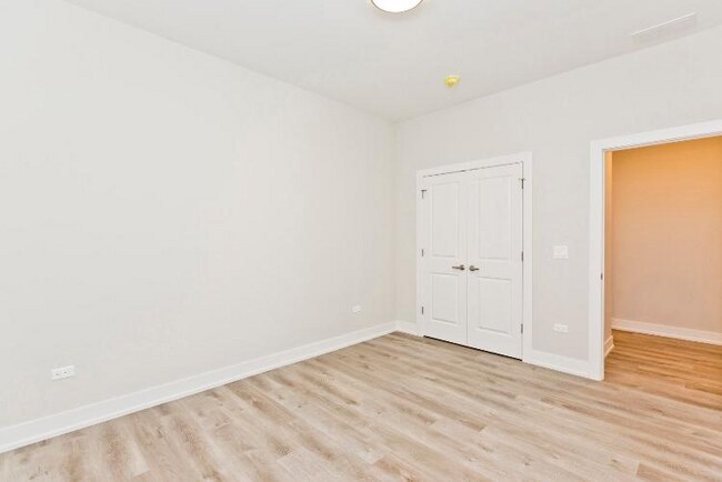 Building Photo - 2725 N Ashland Ave