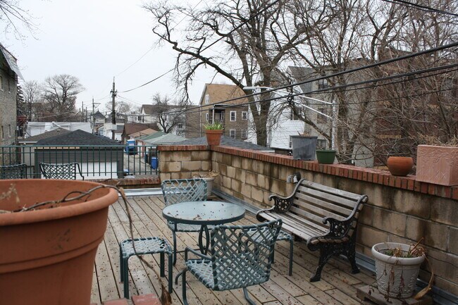Building Photo - 2457 N Drake Ave