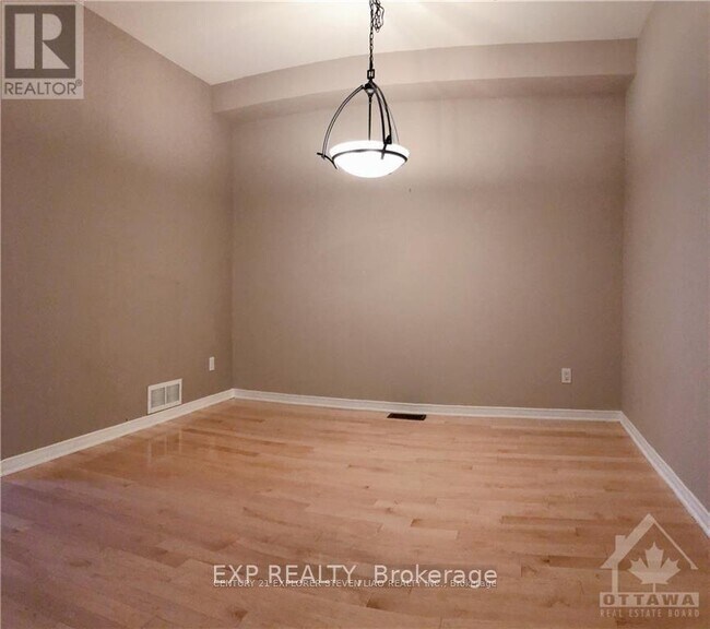 Building Photo - 735 Nakina Way