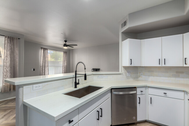 Kitchen - 9550 E Thunderbird Rd