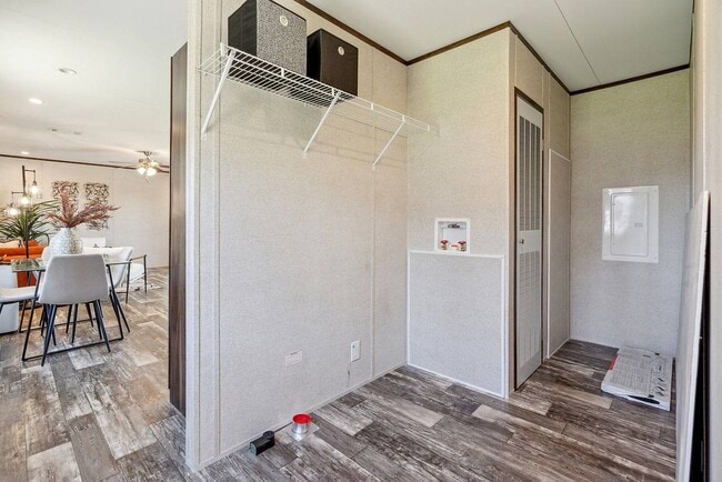 Building Photo - 406 Landrey Dr