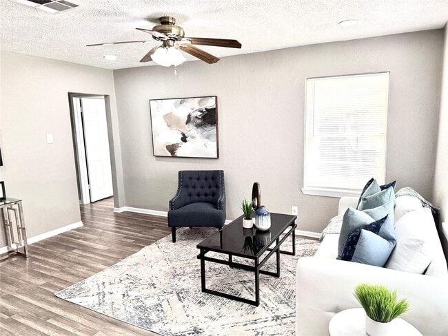 Building Photo - 903 Roper St