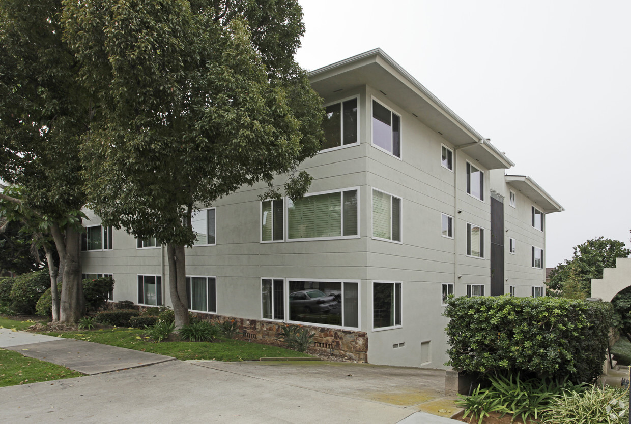 Building Photo - The Park West