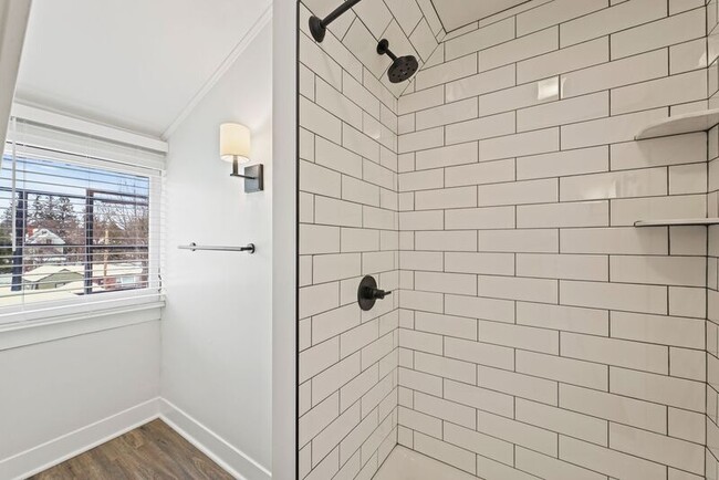 Building Photo - 101 Union Ave