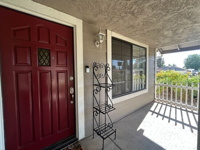 Foto del edificio - Beautiful 3 Bedroom 2 Bath Home in Redlands!