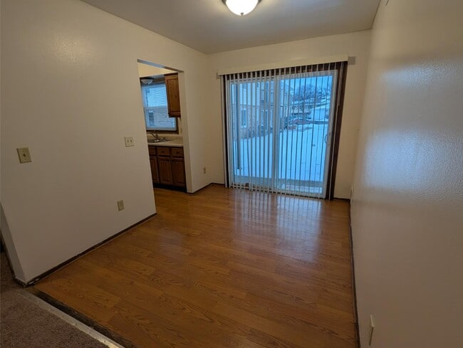 Building Photo - 1408 E Sunset Dr