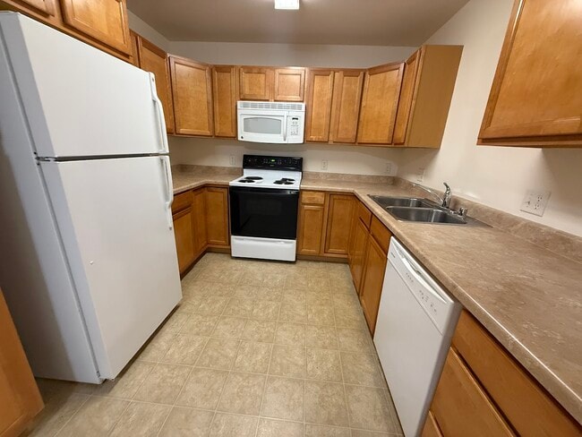 Building Photo - 1205 Temple Dr