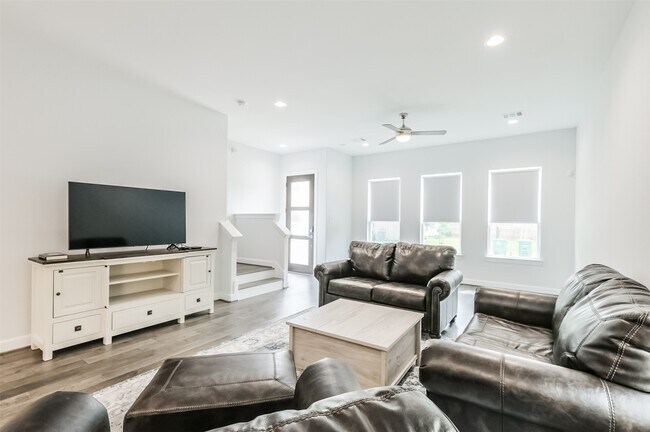 Foto del edificio - 307 Parker St