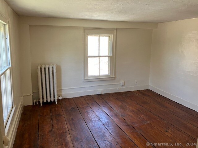 Building Photo - 60 Middle Haddam Rd