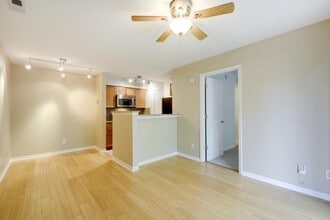 Building Photo - 3204 Menchaca Rd