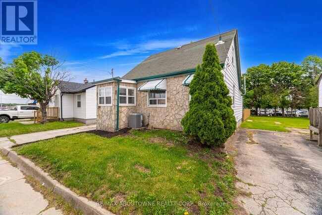 Building Photo - 128 Cross Ave
