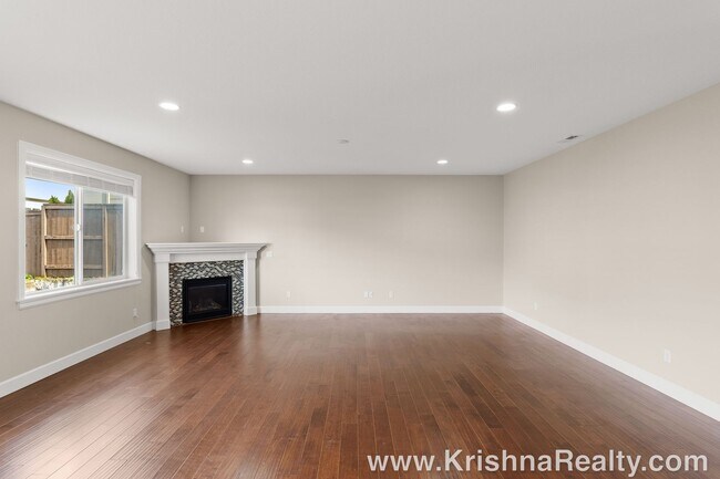 Foto del edificio - Beautiful 5 BD* + Office/Den, 2.5 BA* Sing...