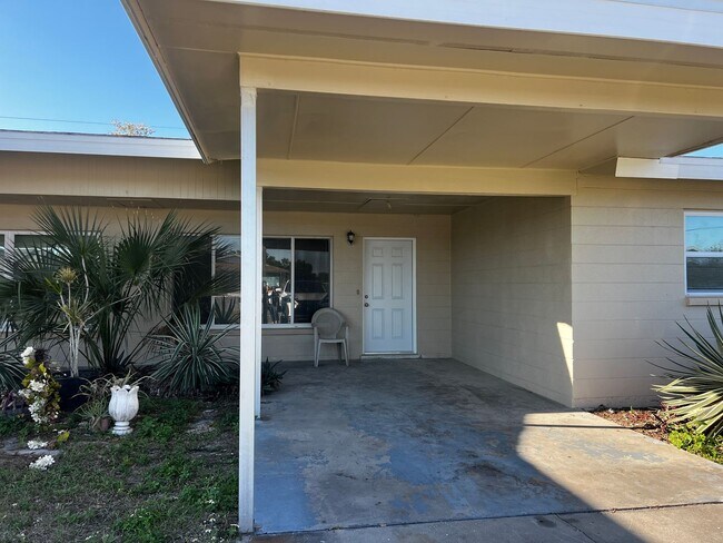 Foto del edificio - 2BD/1BA/Single carport - Venice