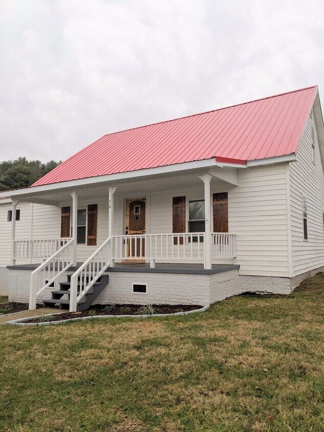 Primary Photo - Newly Renovated Marion Home!