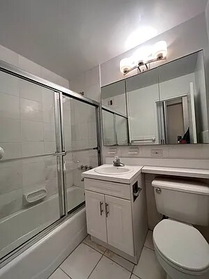 Foto del edificio - 888 8th Ave