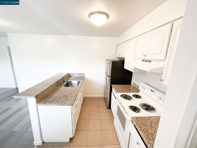 Building Photo - 2106 Peppertree Way