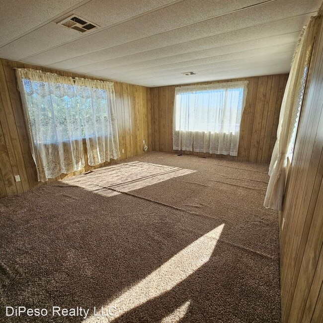 Building Photo - 2 br, 1 bath House - 463 E Loma Catarina