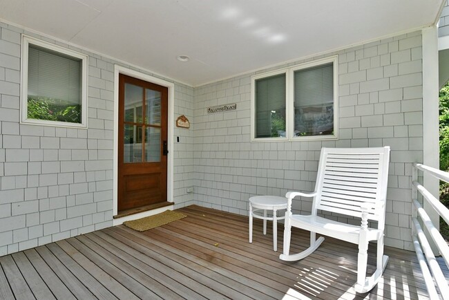 Building Photo - 6 Samoset Rd