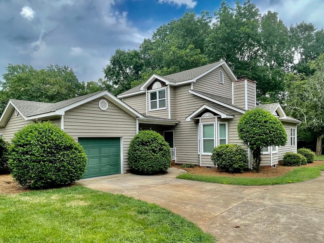 6237 Creola Rd, Charlotte, NC 28270 House Rental in Charlotte, NC