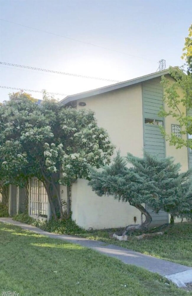 Building Photo - 10533 Starcrest Dr