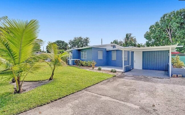 Building Photo - 408 NE 26th Dr