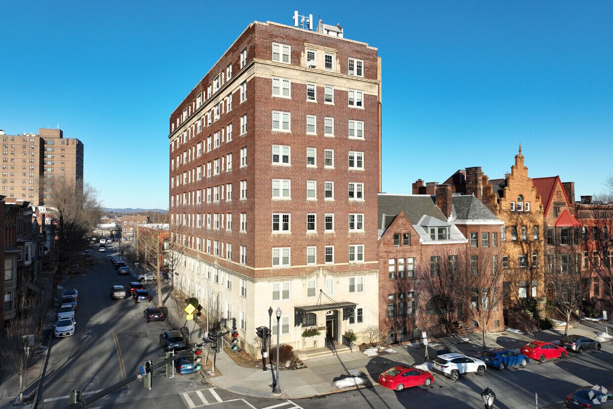 Foto principal - 399 Henry Johnson Blvd
