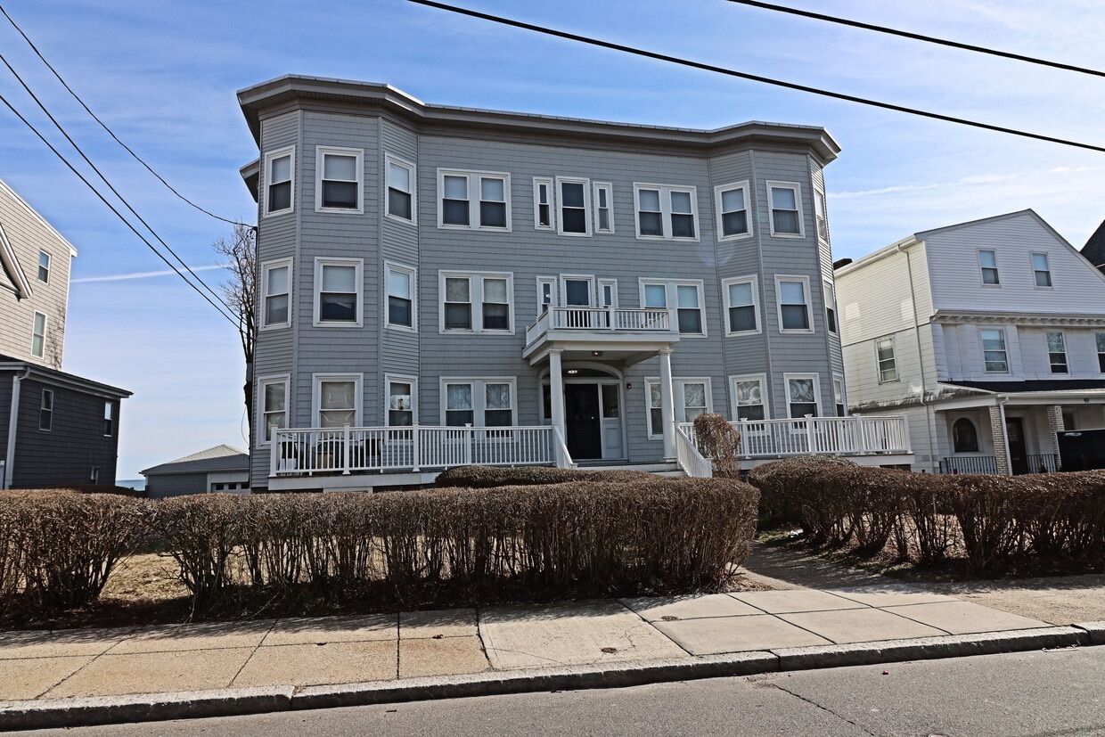 105 Grovers Ave, Winthrop, MA 02152 Apartments in Winthrop, MA