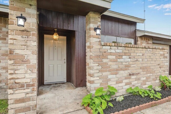 Building Photo - 8434 Bird Run Dr
