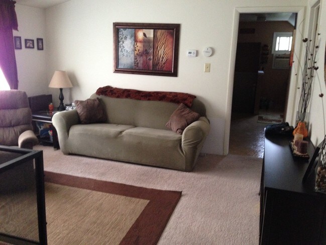 Sala de estar - 129 Dewey Ave