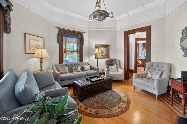 Foto del edificio - 44 Webb Ave