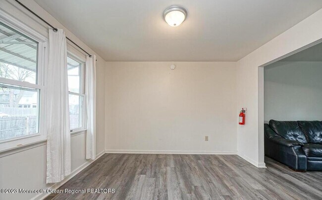 Building Photo - 217 Railroad Ave