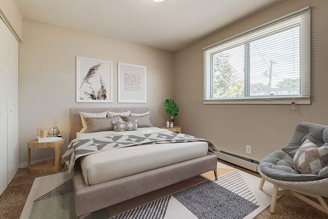 Building Photo - Charles Manor