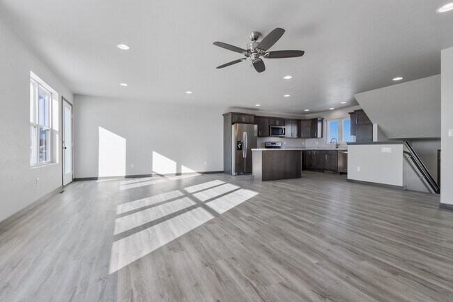 Building Photo - 3601 E Rubyred Dr