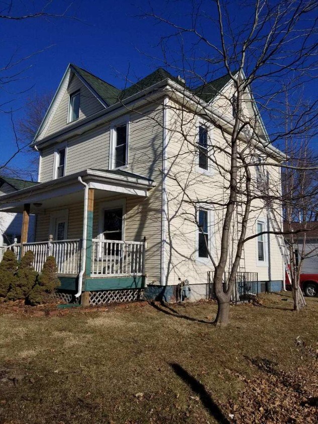 Primary Photo - 535 Denver St