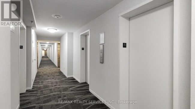 Building Photo - 3 Lisa St.