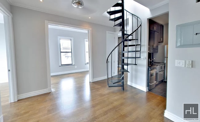 Building Photo - East 3rd Street