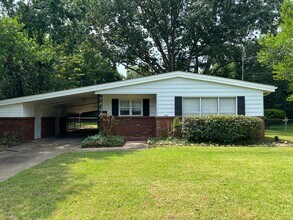 Building Photo - 3578 Mayfair Rd