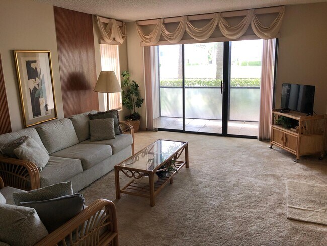 Foto del edificio - 1014 Green Pine Blvd