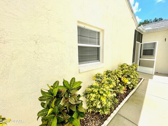 Building Photo - 2235 Candlewood Ln E