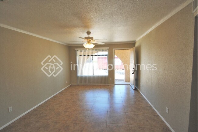 Building Photo - 573 W La Donna Dr