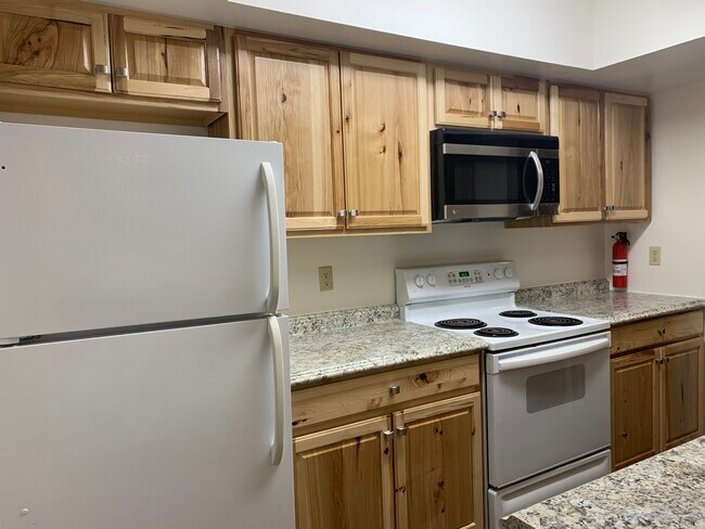 Foto del edificio - 2211 E 66th Ave