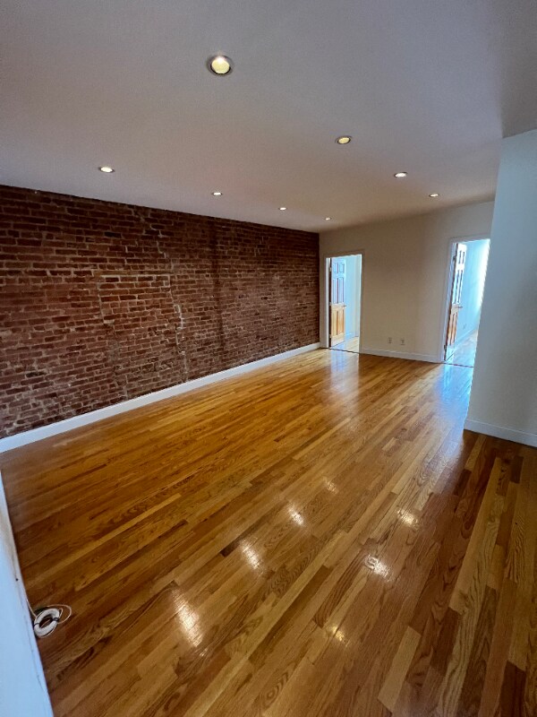 Building Photo - 42-13 Broadway