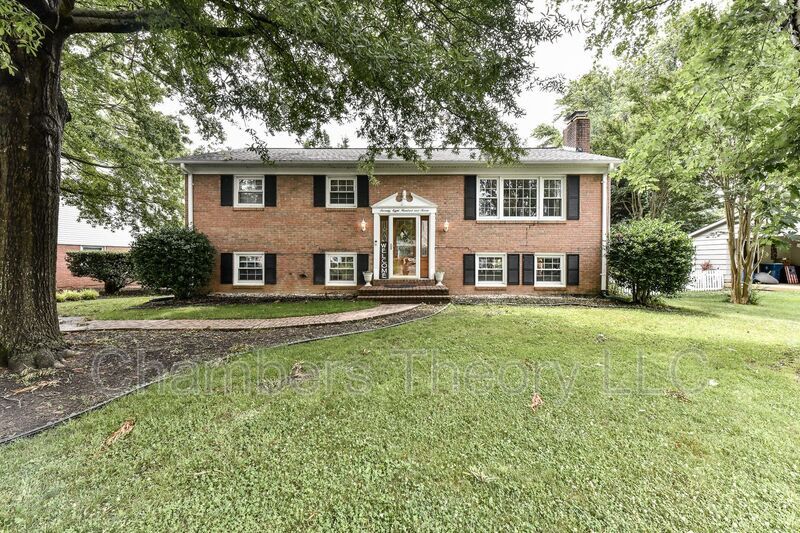 Foto principal - 7807 Suffolk Ct