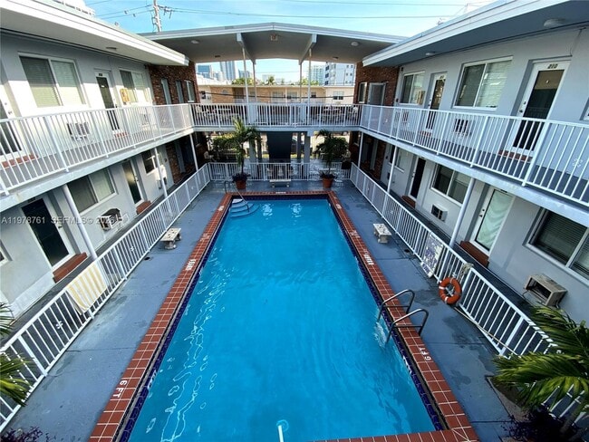 Building Photo - 305 69th St