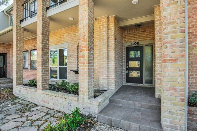 Foto del edificio - 608 N Eldridge Pkwy
