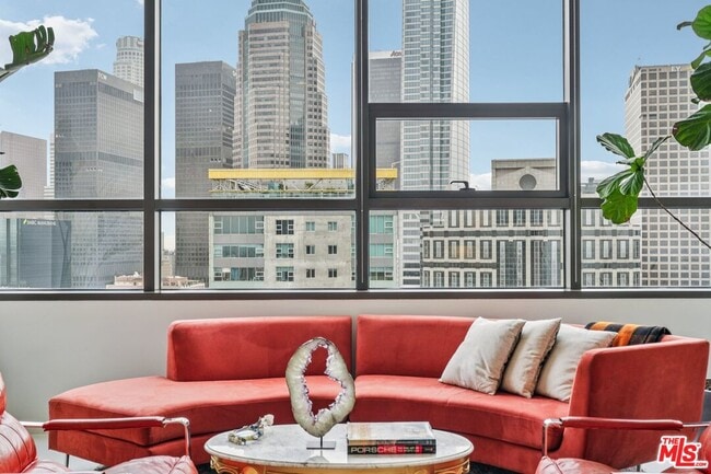 Building Photo - 1100 Wilshire Blvd