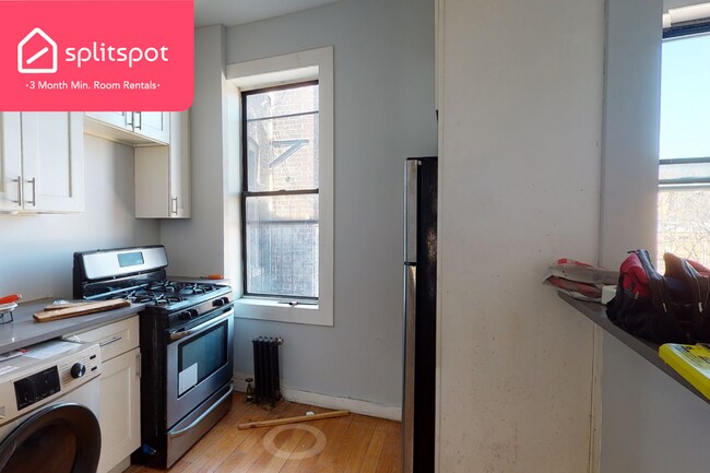 Building Photo - Private room in 4 bedroom Bronx Apartment ...
