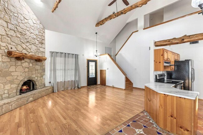 Foto del edificio - 4930 State Park Rd