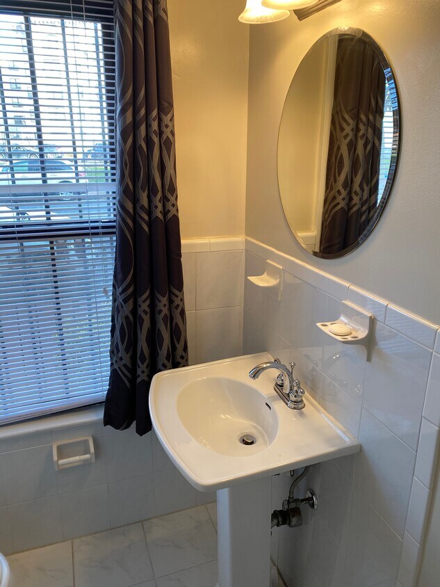 Foto principal - 1613 Harvard St NW